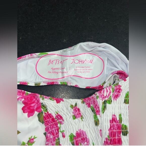 NEW BETSEY JOHNSON LOVE ALWAYS PRINT WHITE PINK ROSES ONE PEICE SWIMSUIT SZ M - Picture 10 of 13